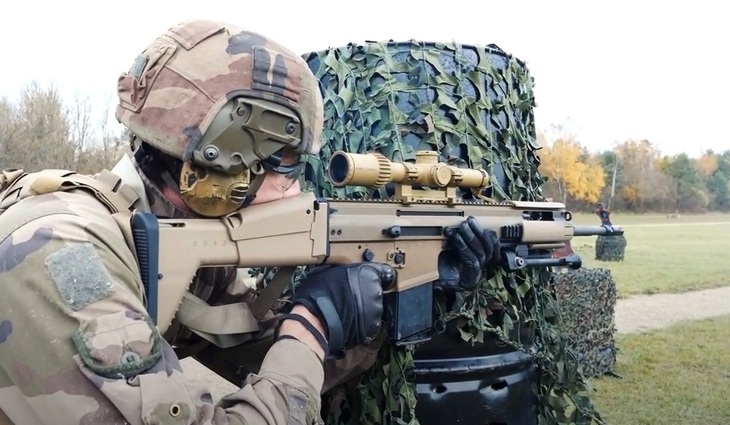 FN SCAR rifle series