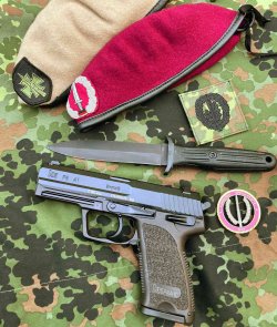 Special Forces – Part 3: how they are organized P8A1 pistol and Böker Applegate dagger