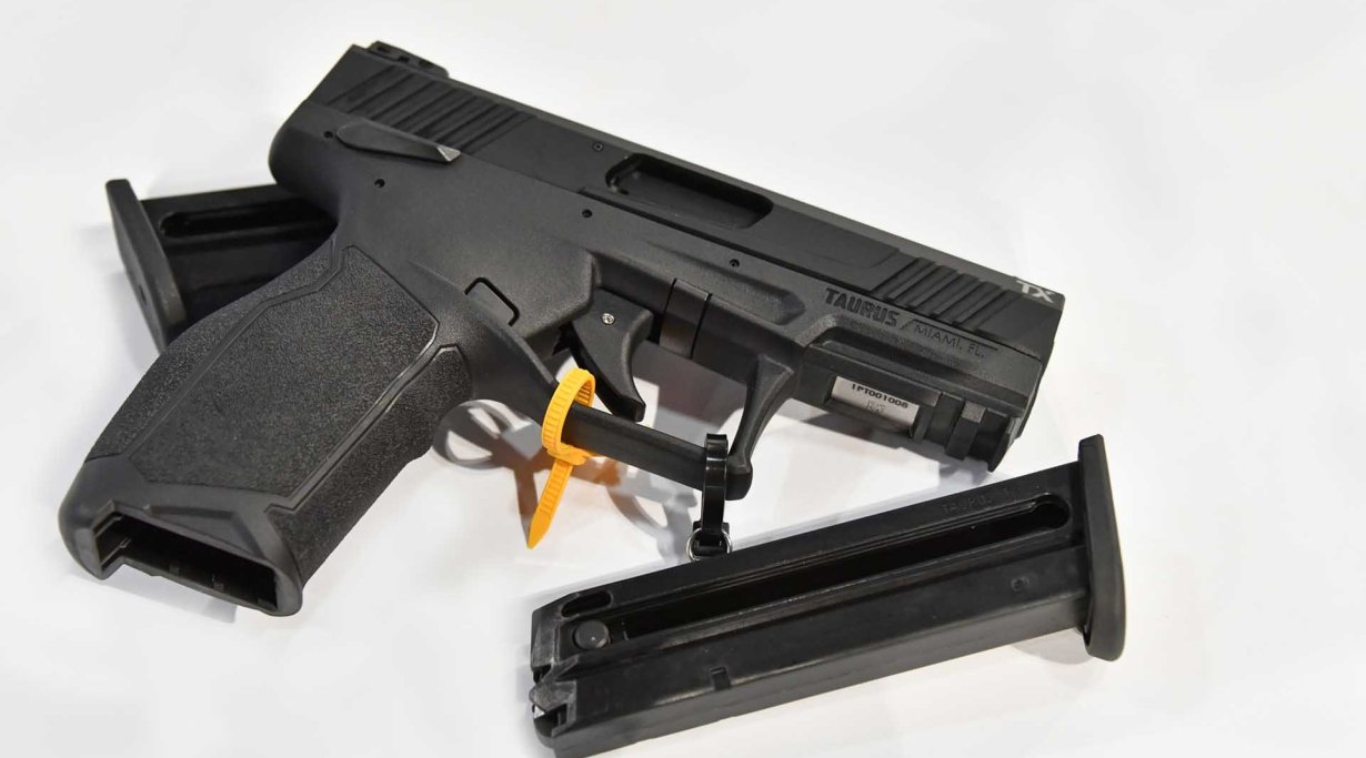 Taurus TX22 : .22LR full-size polymer framed, semi-auto pistol