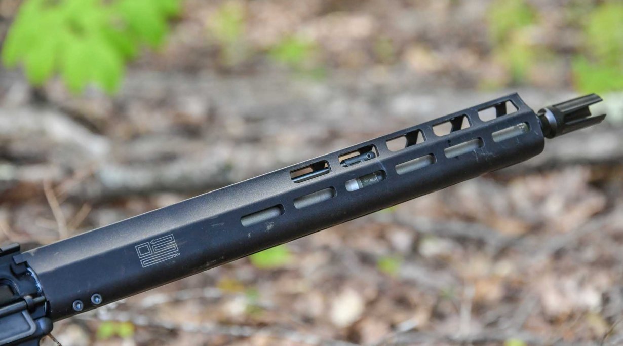 The stock M-LOK handguard of  SIG Sauer M400 TREAD