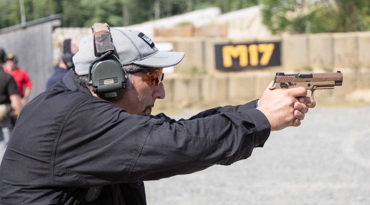 SIG Sauer P320-M17: a moment during the test