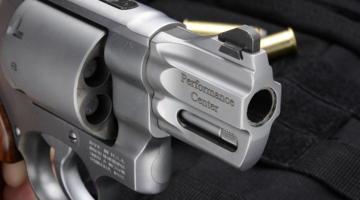 Револьвер Smith Wesson 327 Performance Center