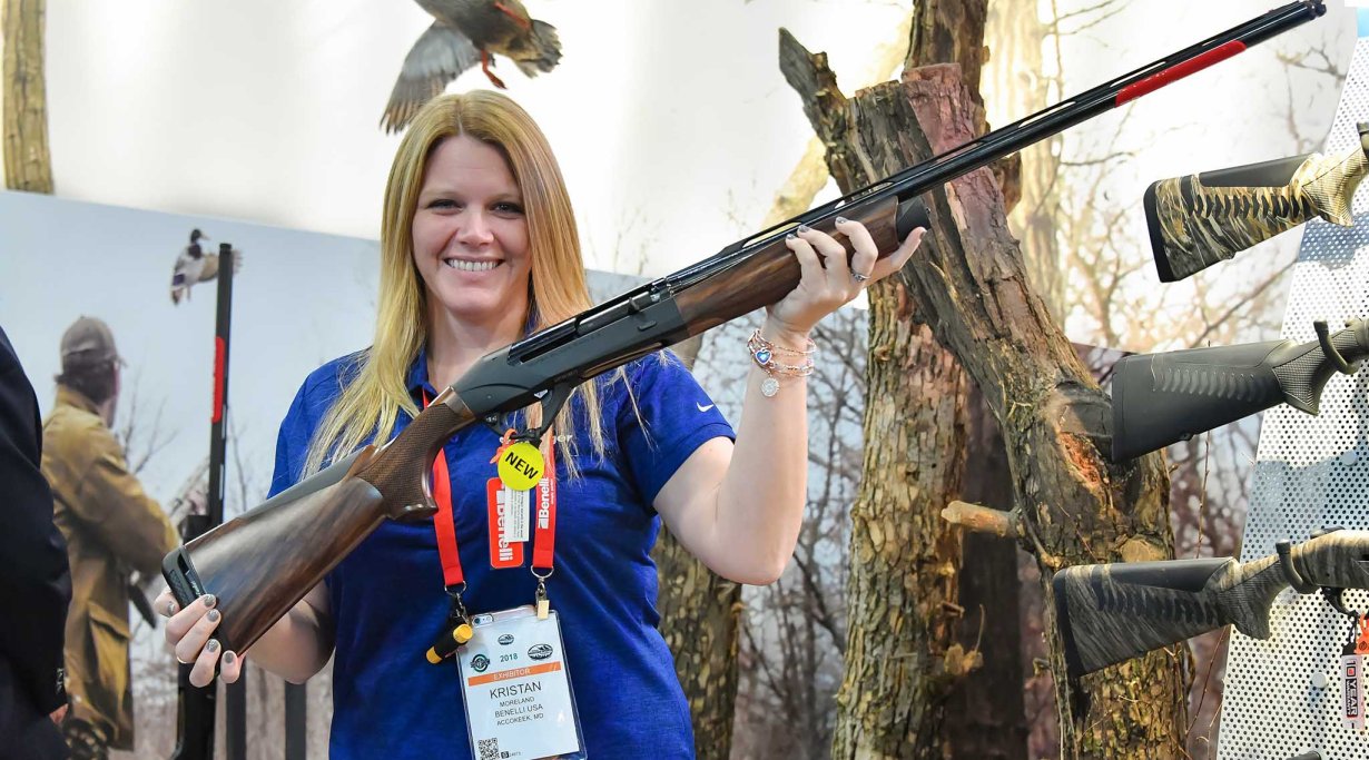 Benelli SBE Wood 12 Ga. semiauto shotgun at the SHOT Show 2018