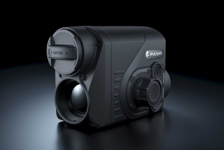Pulsar PROTON FXQ30 Thermal riflescope attachment Left side of the Pulsar Proton FXQ30 thermal imaging clip-on optic.