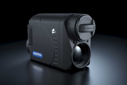 Pulsar PROTON FXQ30 Thermal riflescope attachment Right side of the Pulsar Proton FXQ30 thermal imaging clip-on optic.