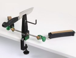 Online offers for hunters and reloaders at STROBL.cz: Lee APP presses, knife sharpener set and DeathGrip Tripod The KMFS Rival knife sharpening kit