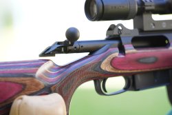 Caliber test: Unique Alpine in .450 Bushmaster vs. Marlin in .45-70 Gov. – suitable for driven hunting? The beautiful stock grain of the very easy-to-handle Unique Alpine JPR-1 Kodiak Scout