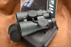 Delta Optical 8x56 binoculars Lens and eyepiece covers of the Delta Optical 8x56 binoculars