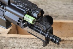 Nitehog Viper: Thermal clip-on optic in our technical pro review Nitehog Viper: Thermal clip-on optic - standard 18650 Li-Ion