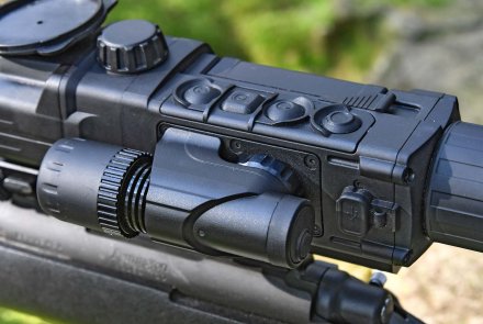 Pulsar DIGISIGHT ULTRA N355 digital night vision riflescope The focusing knob of the Pulsar DIGISIGHT ULTRA N355 digital night vision riflescope