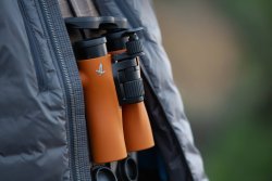 New: NL Pure 32 from Swarovski Optik – The compact version of the popular binoculars is now available Swarovski NL Pure 32 in Burnt Orange