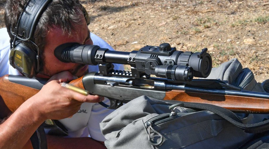 Testing the Photon RT 4.5x42S with a Benelli Argo E Pro hunting rifle 