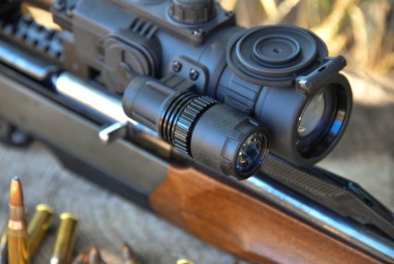 Yukon Photon RT 4.5x42S Digital night riflescope IR illuminator of the Yukon Photon RT
