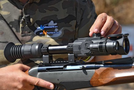 Yukon Photon RT 4.5x42S Digital night riflescope Yukon Photon RT 4.5x42S mounted on a hunting rifle.