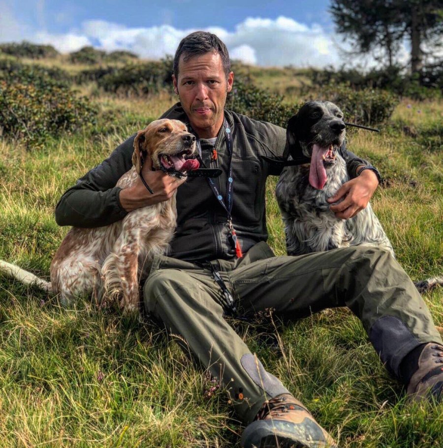 Hunting birds in the high altitude Italian Alps Luca Benzi hunting with his two working English setters