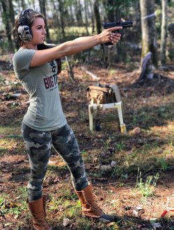 A Lady Hunter from US: Sophie Swaney A Lady Hunter from US: Sophie Swaney