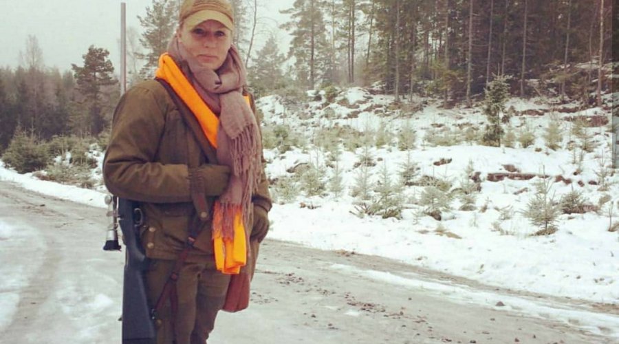 Louise Farmer in Sweden moose red roe hunting.