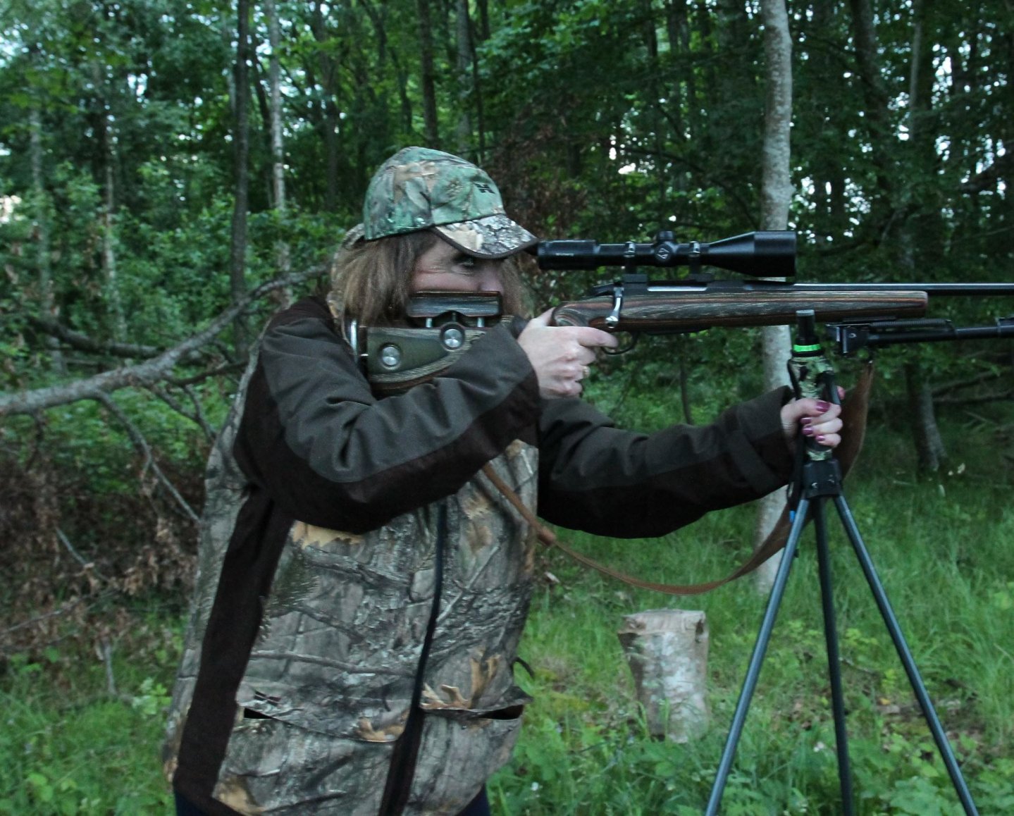 Scottish Roe Deer Stalking: II part Linda Mellor with Tikka T3 rifle