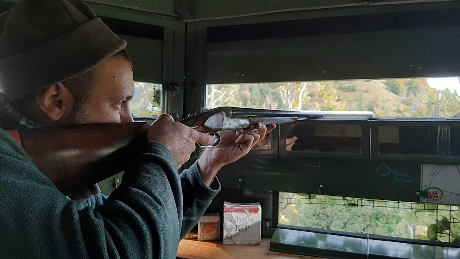 flli-poli: Thrush hunting from blinds with Poli Armi flli-poli: Thrush hunting from blinds with Poli Armi