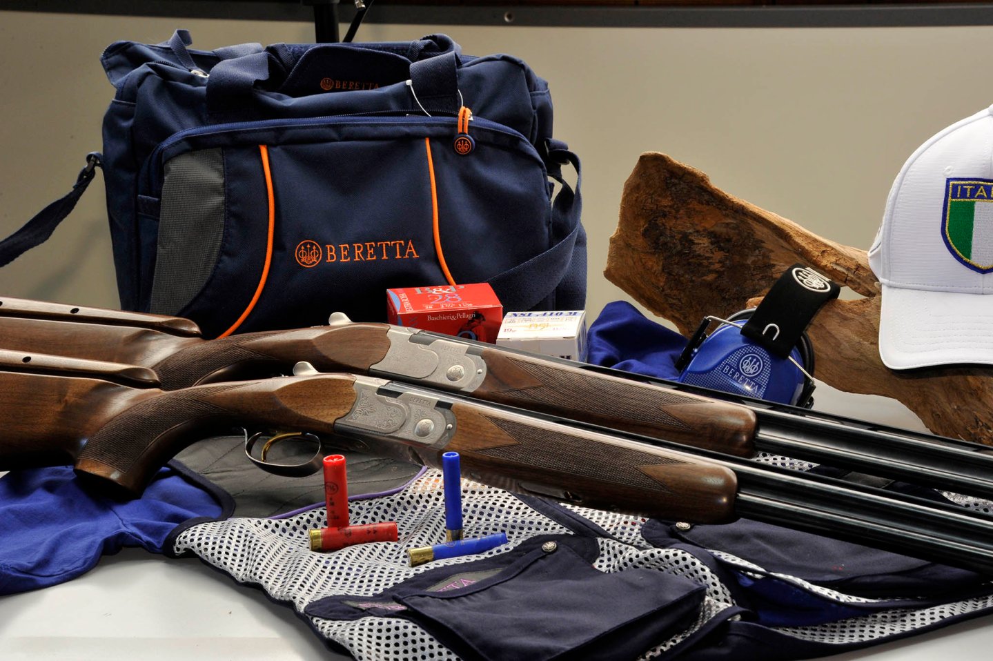 Beretta 686 Silver Pigeon I Sporting 28 gauge and .410 gauge over-and-under shotgun Beretta 686 Silver Pigeon I Sporting 28 gauge and .410 gauge over-and-under shotgun