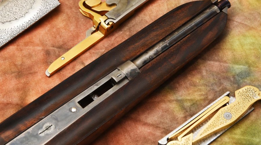 Piotti Droplock Model Fabio: a high-class double barreled gun Piotti Droplock Model Fabio: inside of the forend
