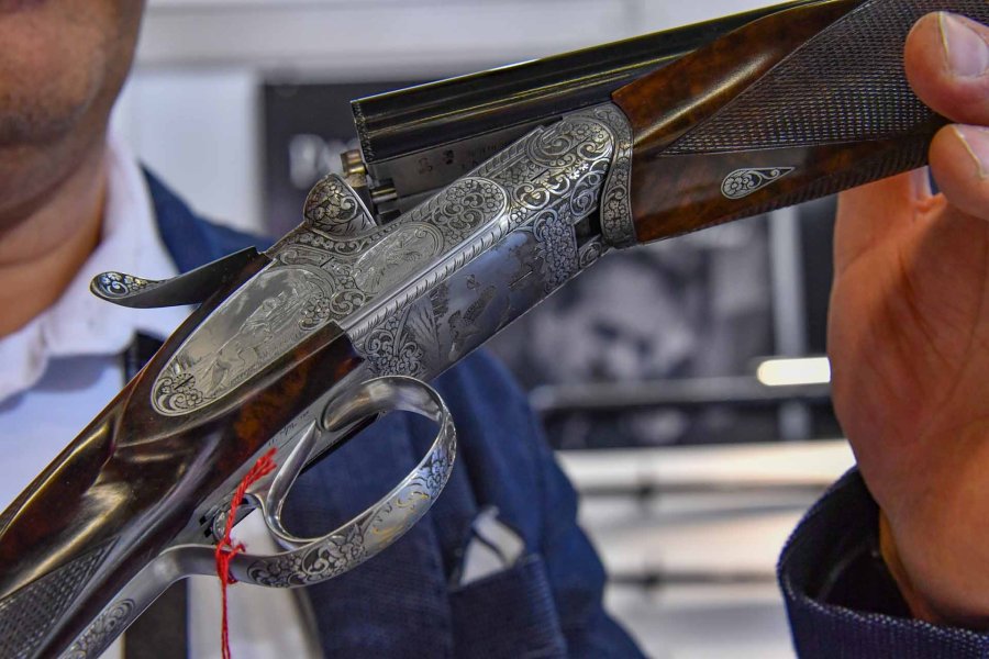 Poli 28 gauge Amber side-by-side shotgun Engravings on the Poli Amber side-by-side shotgun
