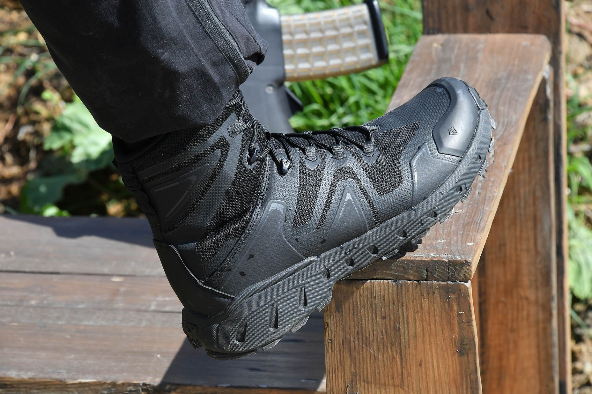 accessories: First Tactical AERO-TAC 8” side-zip boot: Featherlight performance