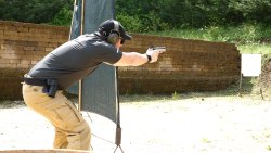 Forcetek: technical polo shirts for shooters, a field test Shooter during a dynamic shooting training with Forcetek technical polo