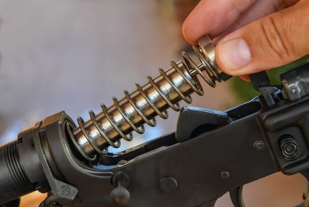 Kynshot Hydraulic buffer for AR guns Installation of the Kyntec Hydraulic Buffer