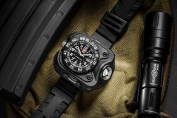 SureFire 2211 Luminox WristLight SureFire 2211 Luminox WristLight