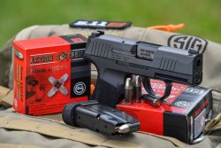 GECO Action Extreme: testing the new self-defense pistol cartridge GECO ACTION EXTREME cartridges in 9 mm Luger together with SIG Sauer pistol