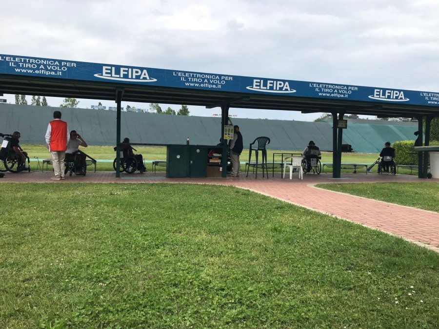 Parasport: interview with the German para-trap shooter Thomas Höfs
Para-trap shooter Thomas Höfs in the UmbriaVerde shooting range, Italy