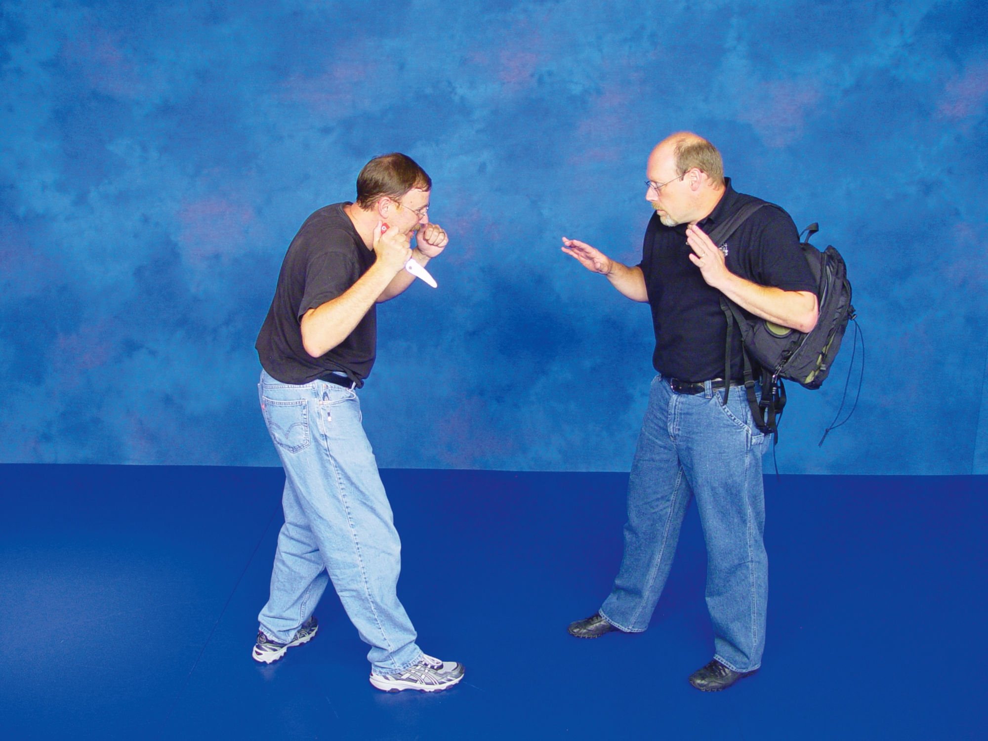 culture: Self-defense and unarmed defense Part 12 - Knife defense: shield defense tactics