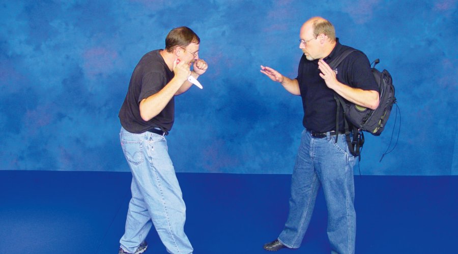 Self-defense and unarmed defense Part 12 - Knife defense: shield defense tactics Self-defense and unarmed defense Part 12 - Knife defense: shield defense tactics