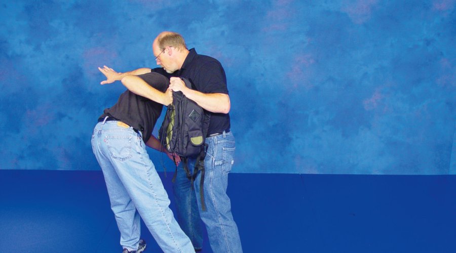 Self-defense and unarmed defense Part 12 - Knife defense: shield defense tactics