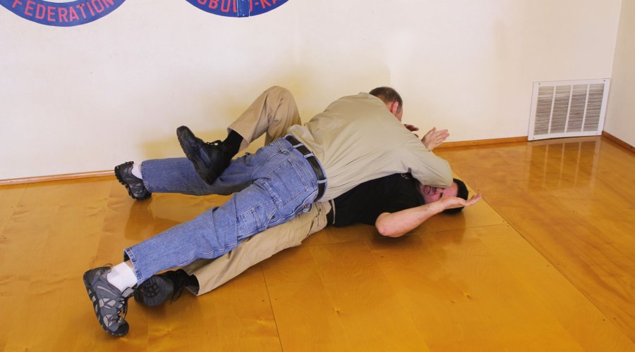 Self-defense and unarmed defense part 6 - ground fighting