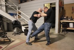 Self-defense and unarmed defense - Part 1: introduction and the "swing” Close quarters combat : self defense demonstration between 2 men