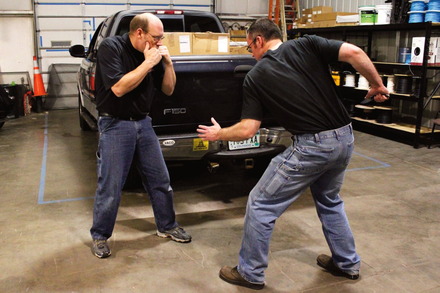 Self-defense and unarmed defense Part 11 - Knife defense: the "Split X" Being attacked with a knife