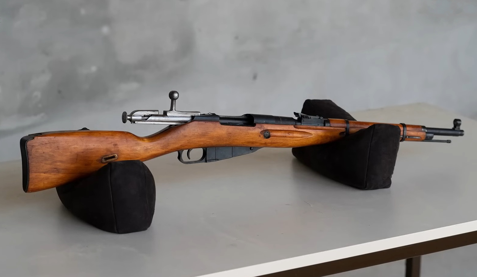 hermann-historica: A treasure or a trinket? How you can determine the value of historical weapons