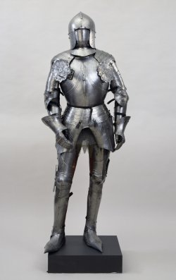 Medieval knight vs. modern soldier: and the winner is… Medieval full armor