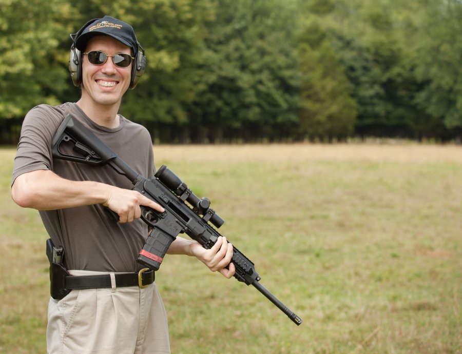 VIDEO: all4shooters interviews Oleg Volk Photographer Oleg Volk holds a Faxon Firearms ARAK-21 5,56mm/.223 caliber semi-automatic rifle