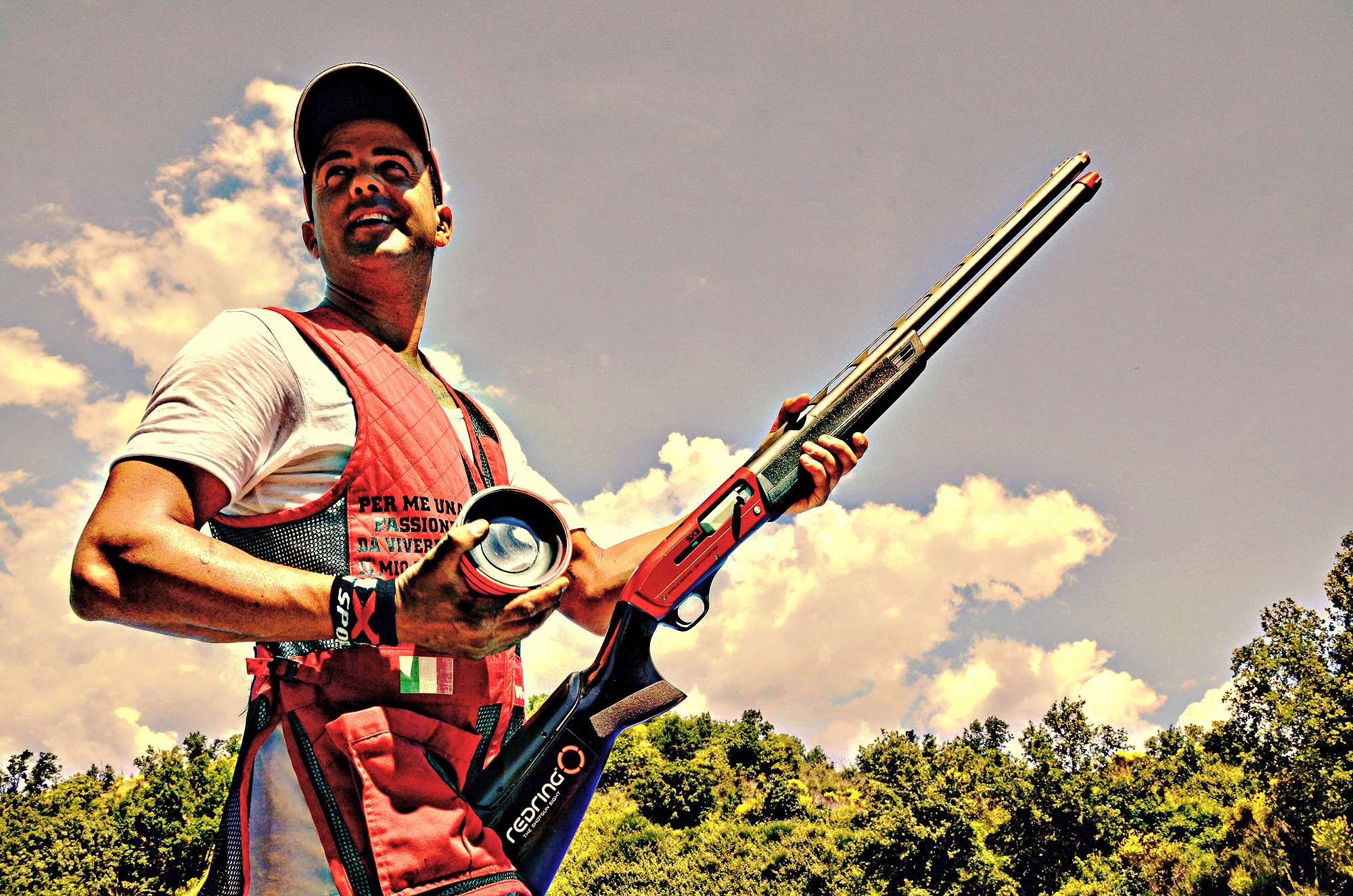 Hold shot. It shooting