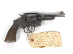 Lawrence of Arabia’s revolver goes to the National Army Museum Revolver given to Captain Lionel Gray by Lieutenant Colonel TE Lawrence
