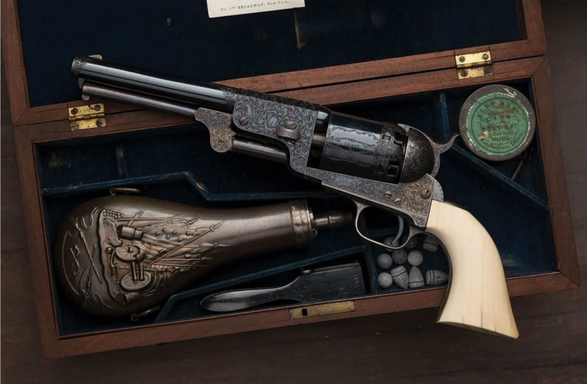 https://www.all4shooters.com/en/shooting/culture/riac-76th-premiere-firearms-auction/revolver-dragoon-terzo-modello.jpg