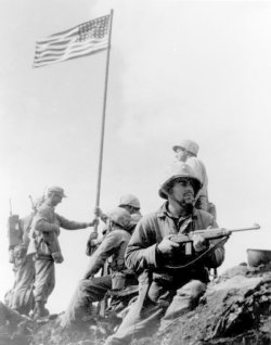 The story of the assault rifle - Part 2: Towards the war American soldiers with the US M1 carbine