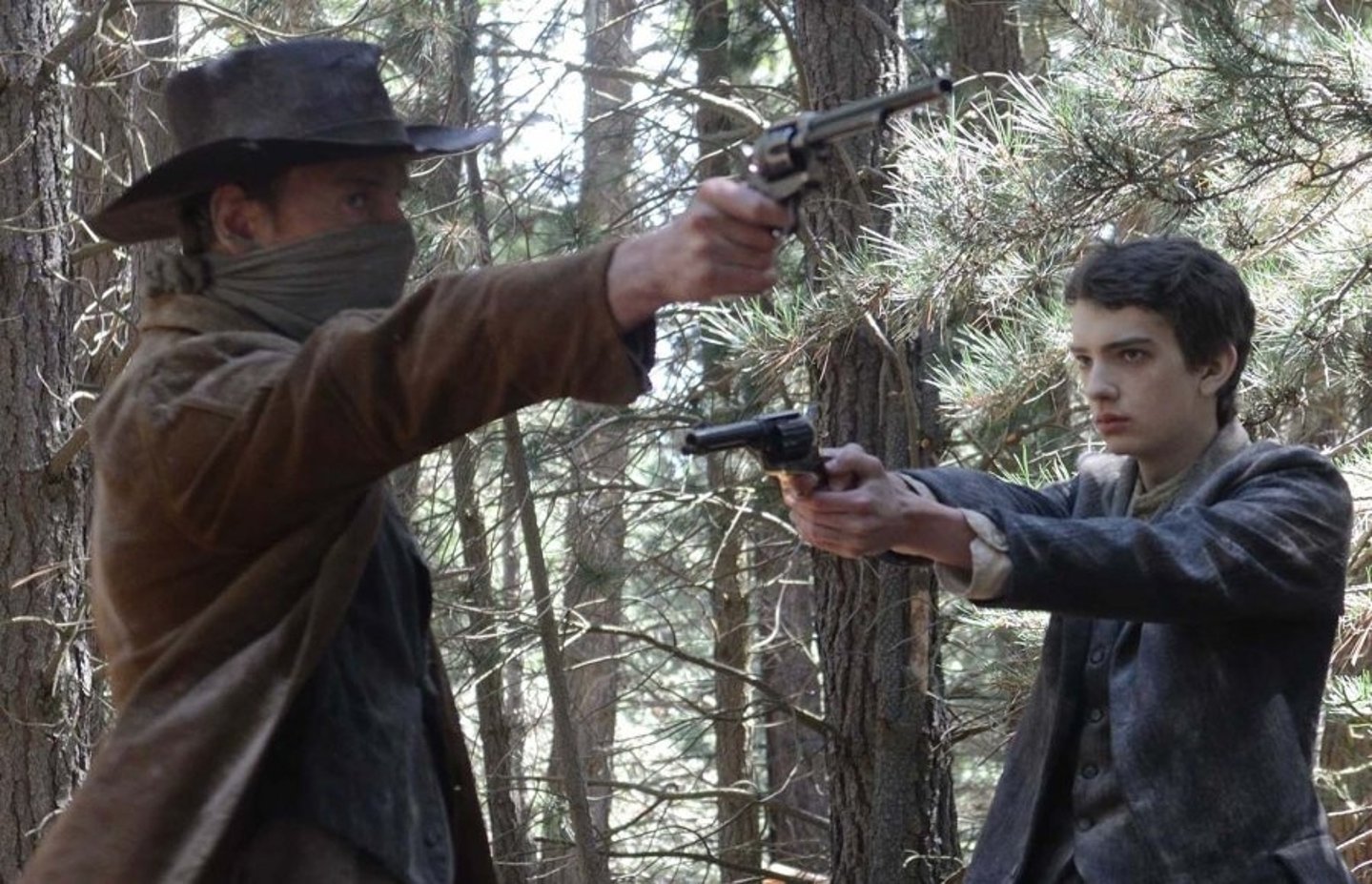 Tragedy on the set: actor Alec Baldwin kills woman with a prop gun  A shot from “Slow West” (2015).