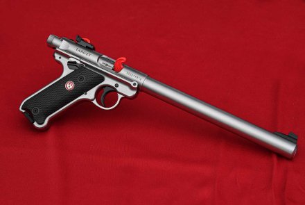 Trend report – Rimfire ammunition: the most important new handgun and rifle models from the SHOT Show 2020 in .22 LR Ruger Mark IV target with super-long bull barrel.