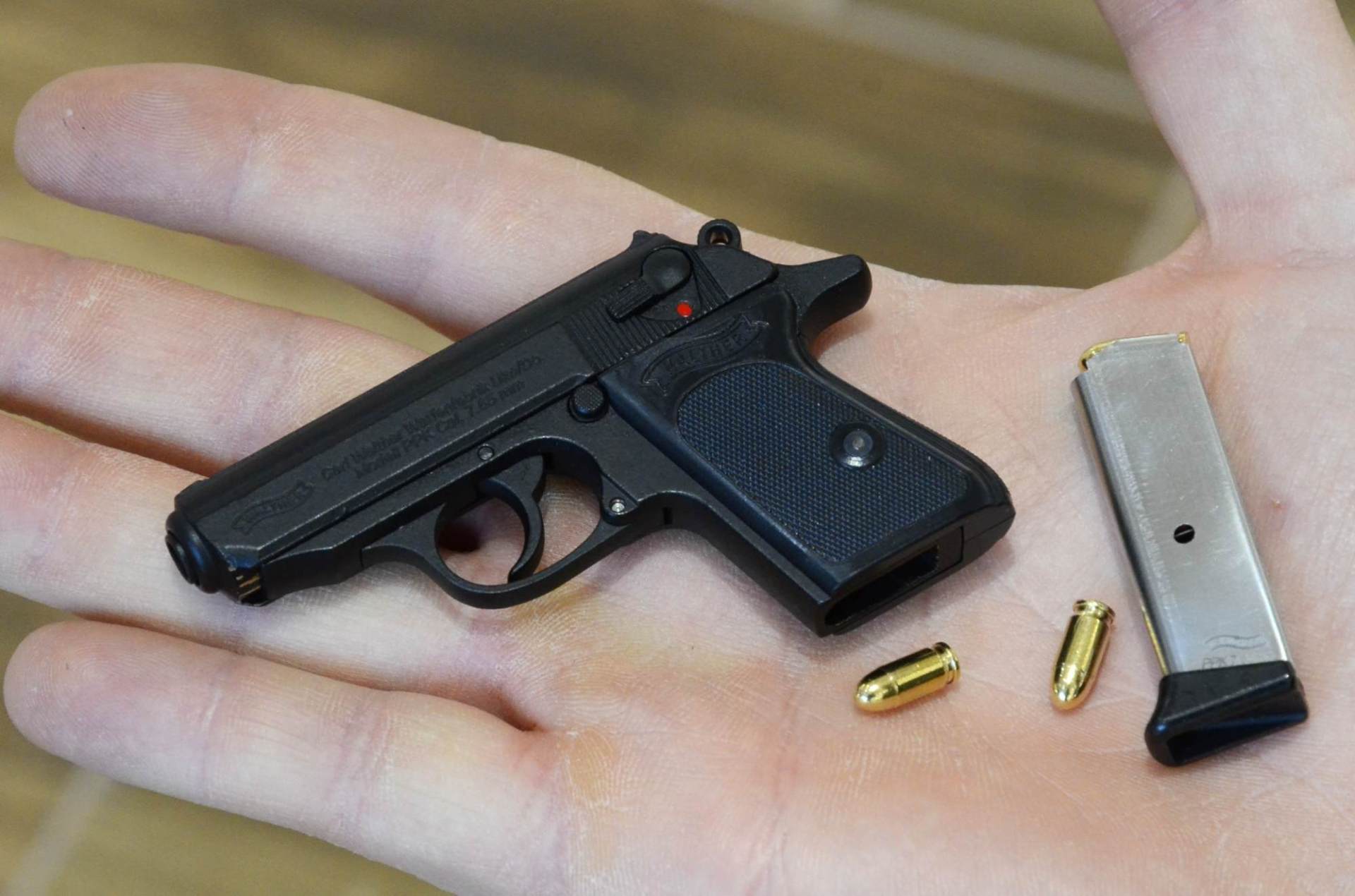 umarex: Umarex World of Arms: miniatures of the most iconic guns