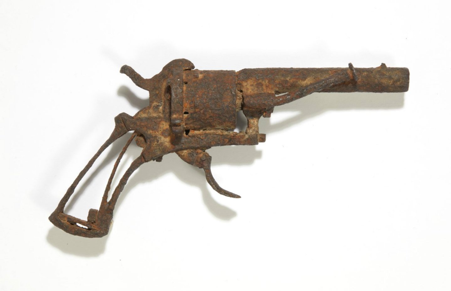 Van Gogh’s suicide gun up for auction Van Gogh’s suicide gun, left side