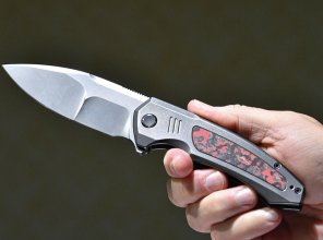 knives: We Knife Hyperactive, a sophisticated frame lock knife knives: We Knife Hyperactive, a sophisticated frame lock knife